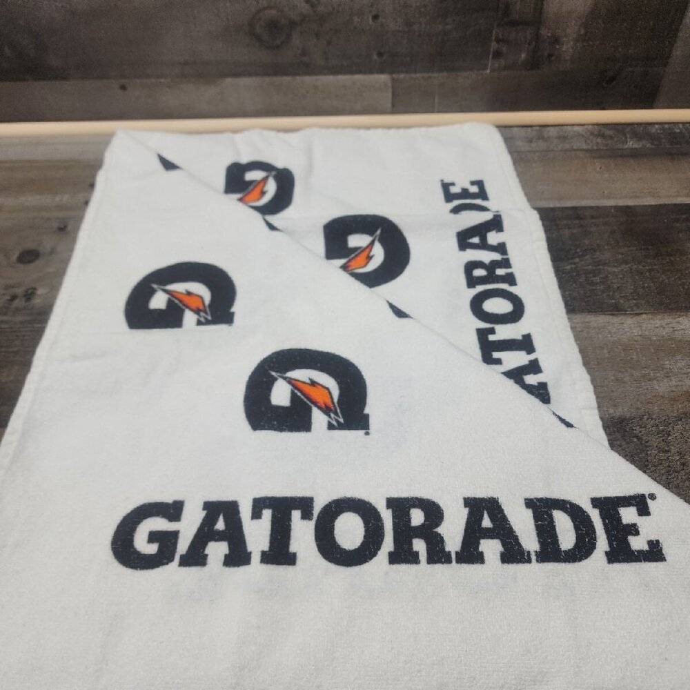 Gatorade Gym/ Locker Room Sports Towel 37 X 21 In Terry Cloth Logos 100% Cotton
